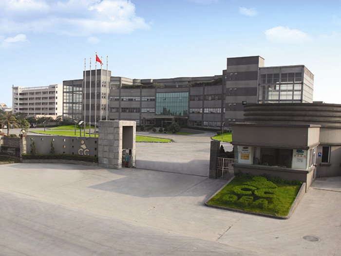 真人视讯现场荷官与牌桌实景